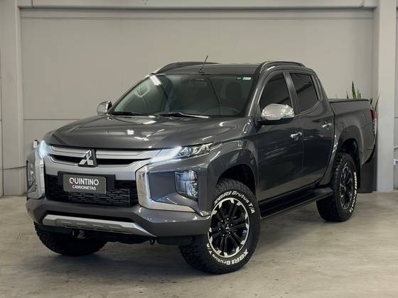 MITSUBISHI L200 TRITON 2.4 16V TURBO DIESEL SPORT HPE CD 4P 4X4 AUTOMÁTICO MITSUBISHI L200 TRITON 2.4 16V TURBO DIESEL SPORT HPE CD 4P 4X4 AUTOMÁTICO